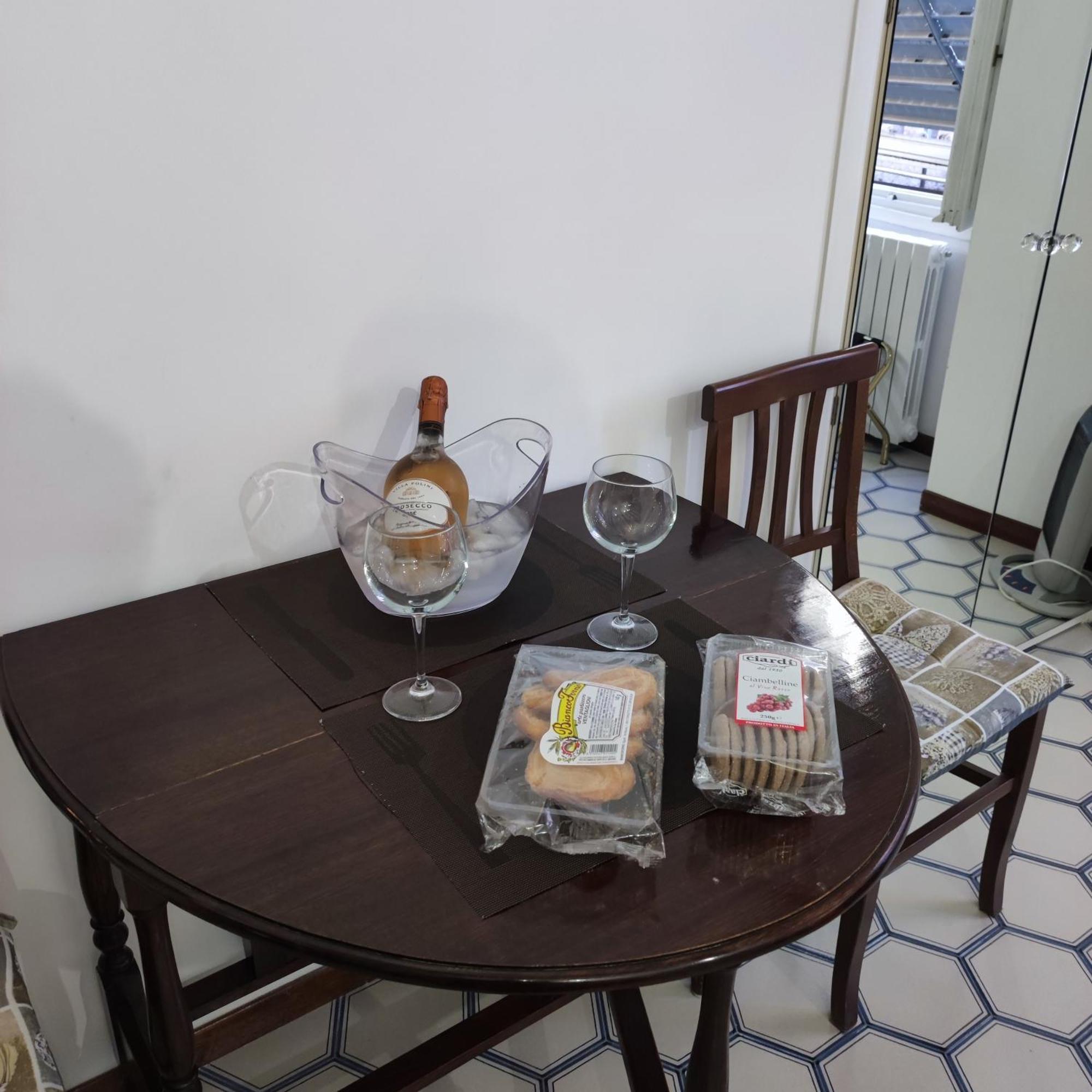 Casa Claudia ~ Rione Monti-Colosseo ローマ エクステリア 写真